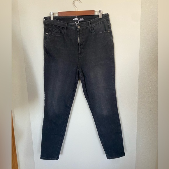NWOT - Old Navy High-Waisted Rockstar Super-Skinny High Rise Black Jeans - Picture 7 of 9